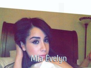 Mia_Evelyn