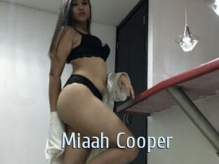 Miaah_Cooper